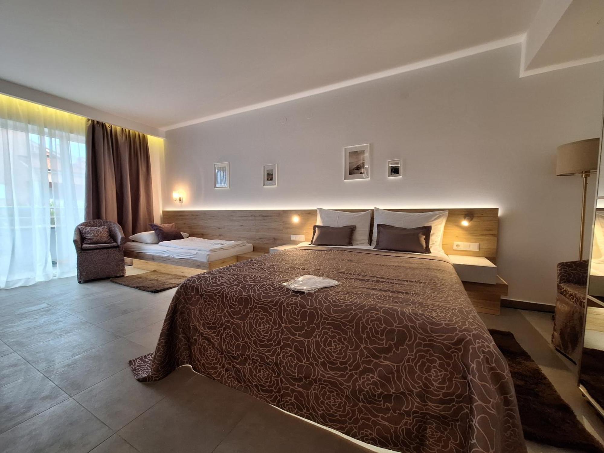 House Novalia Hotell Novalja Eksteriør bilde