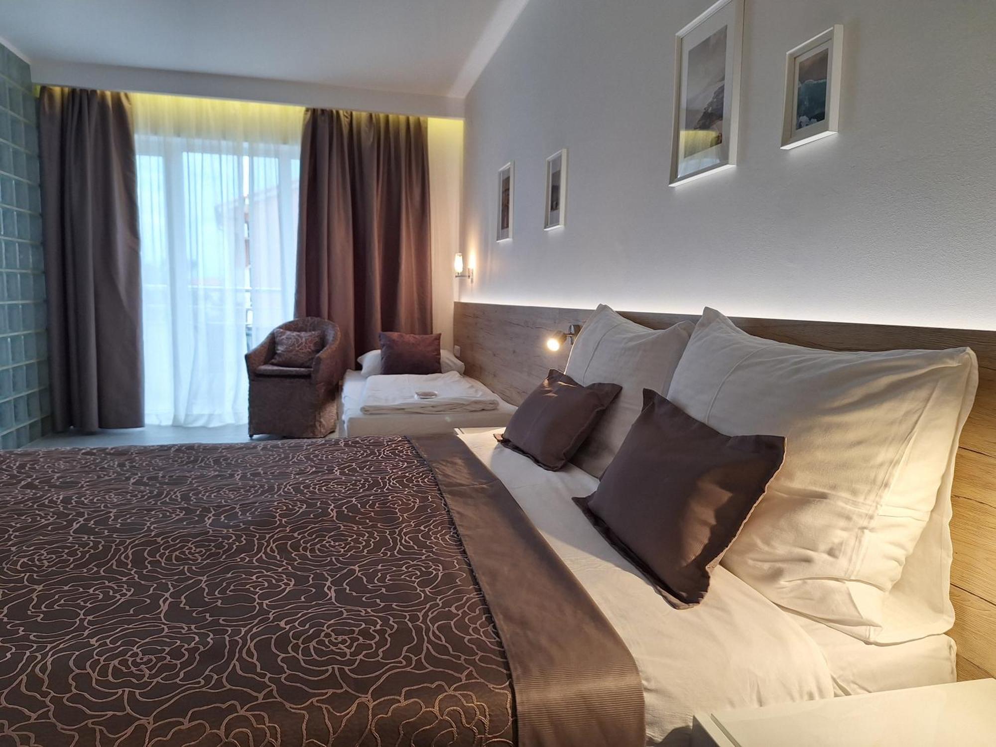 House Novalia Hotell Novalja Eksteriør bilde